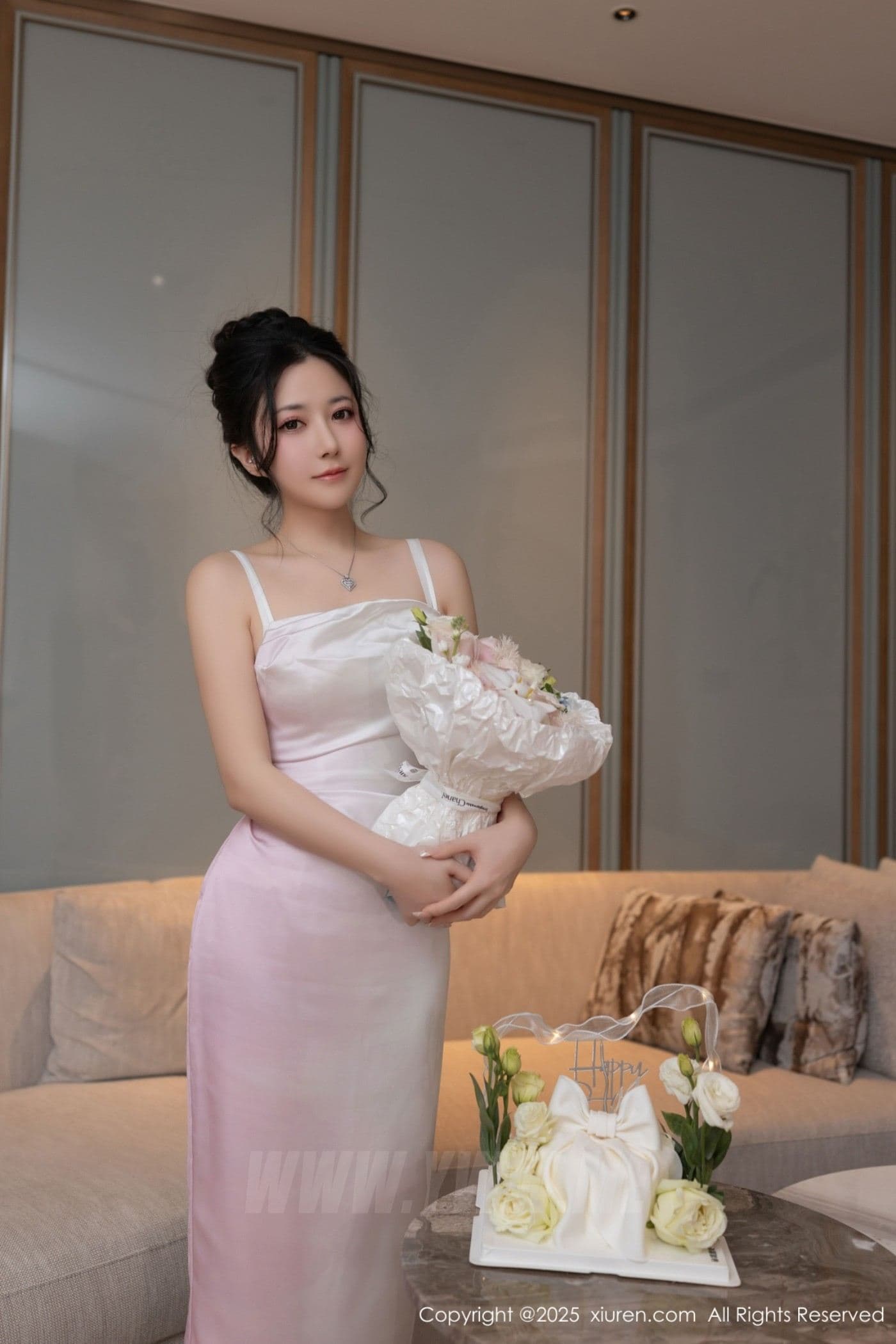 XiuRen秀人网 No.9907 鱼子酱Fish 丝袜美腿