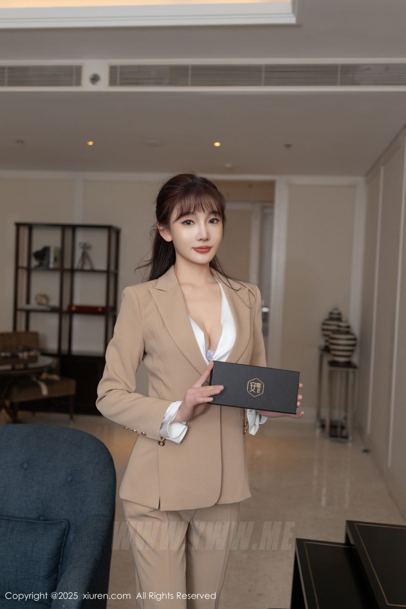 XiuRen秀人网 No.9881 陆萱萱 丝袜美腿