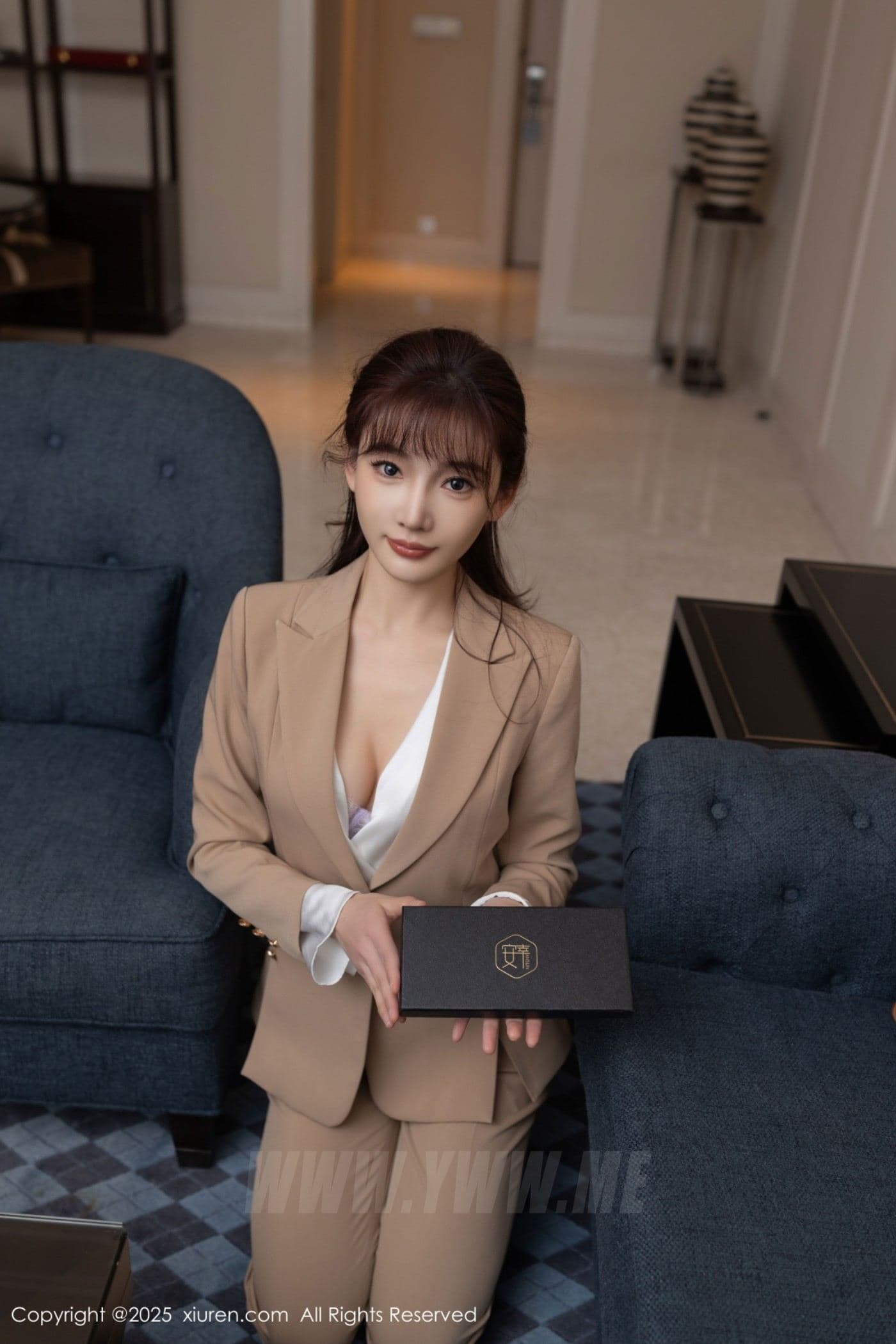 XiuRen秀人网 No.9881 陆萱萱 丝袜美腿