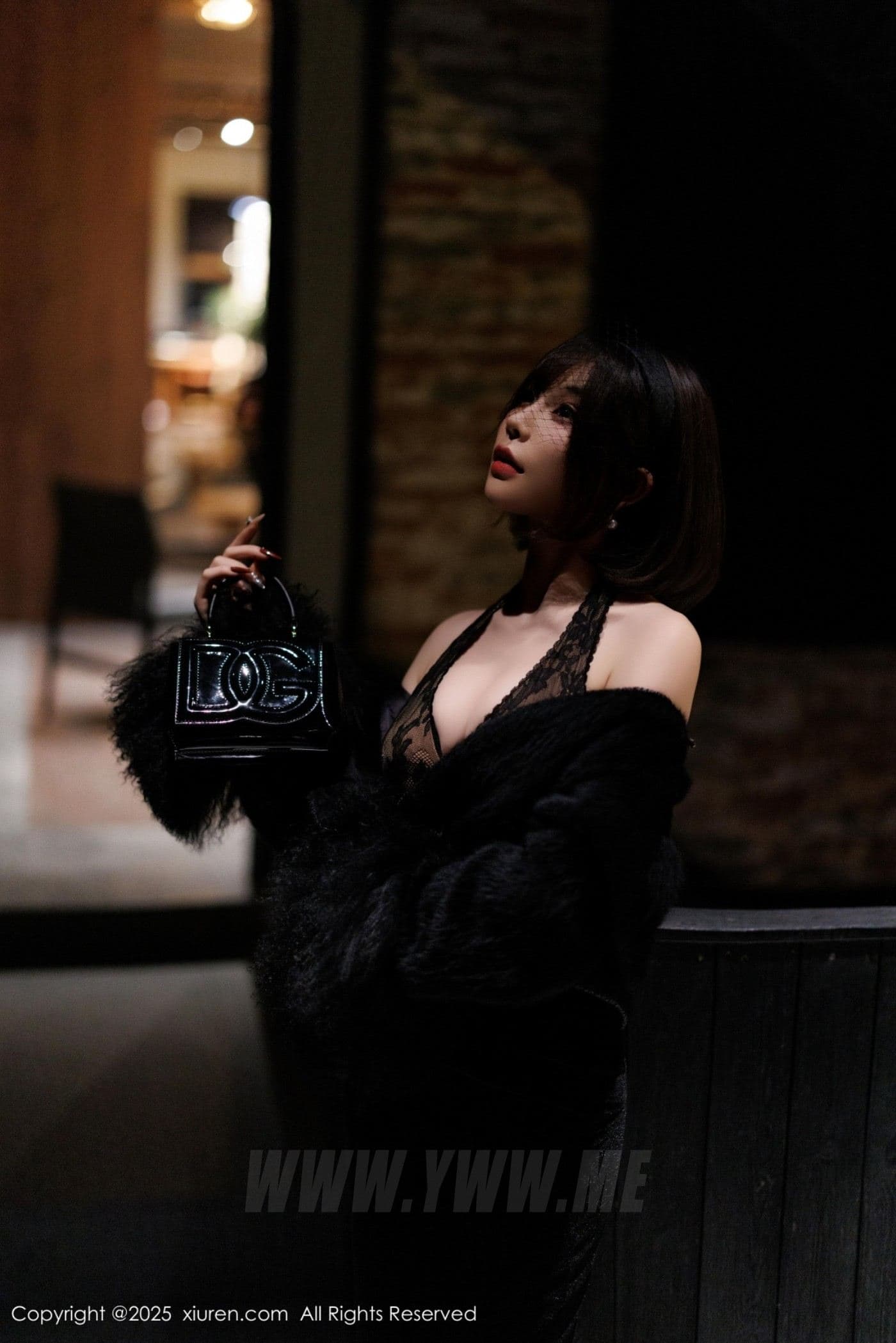 XiuRen秀人网 No.9880 徐莉芝Booty 黑丝美腿