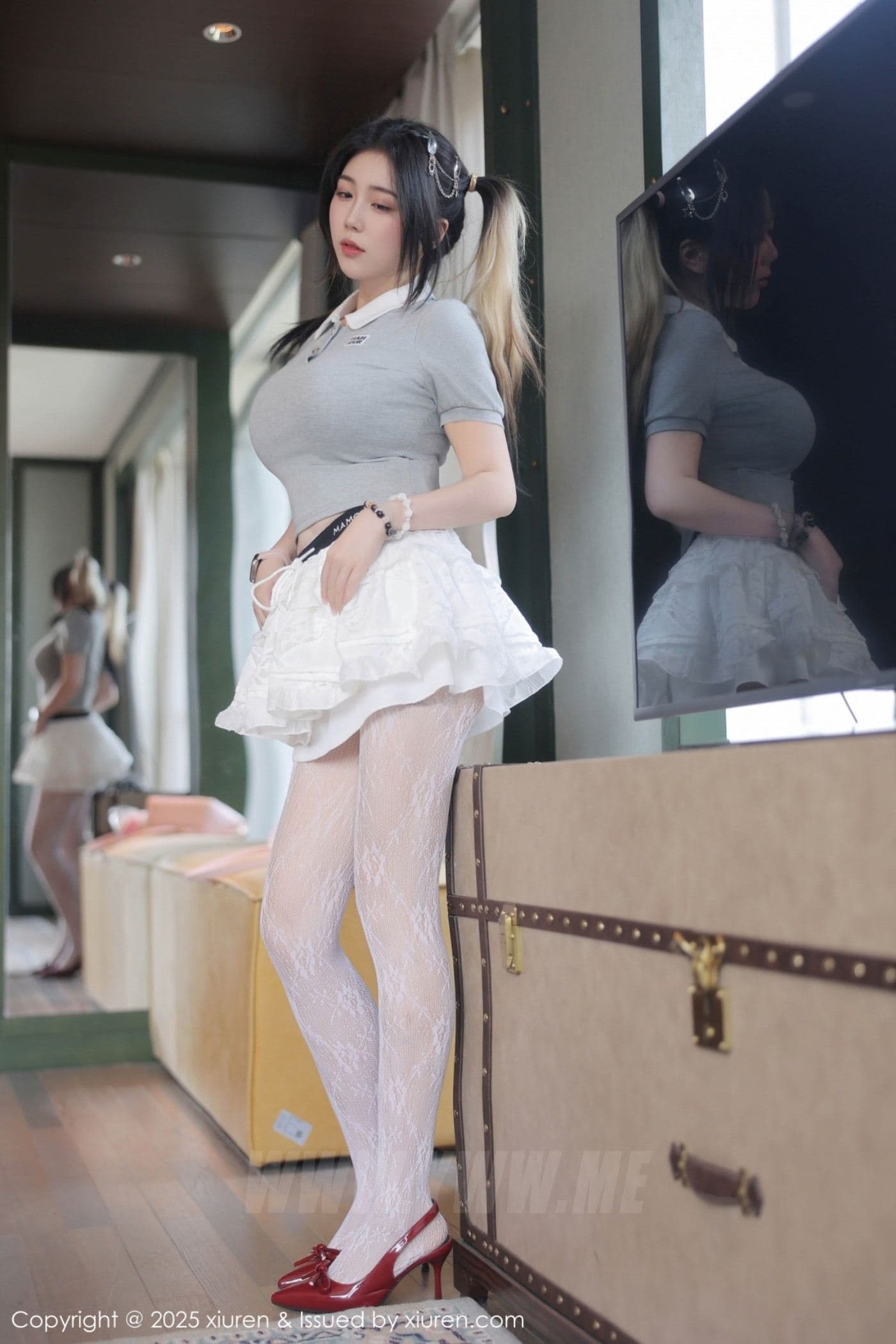 XiuRen秀人网 No.10330 诺诺Hsu 白色蕾丝袜