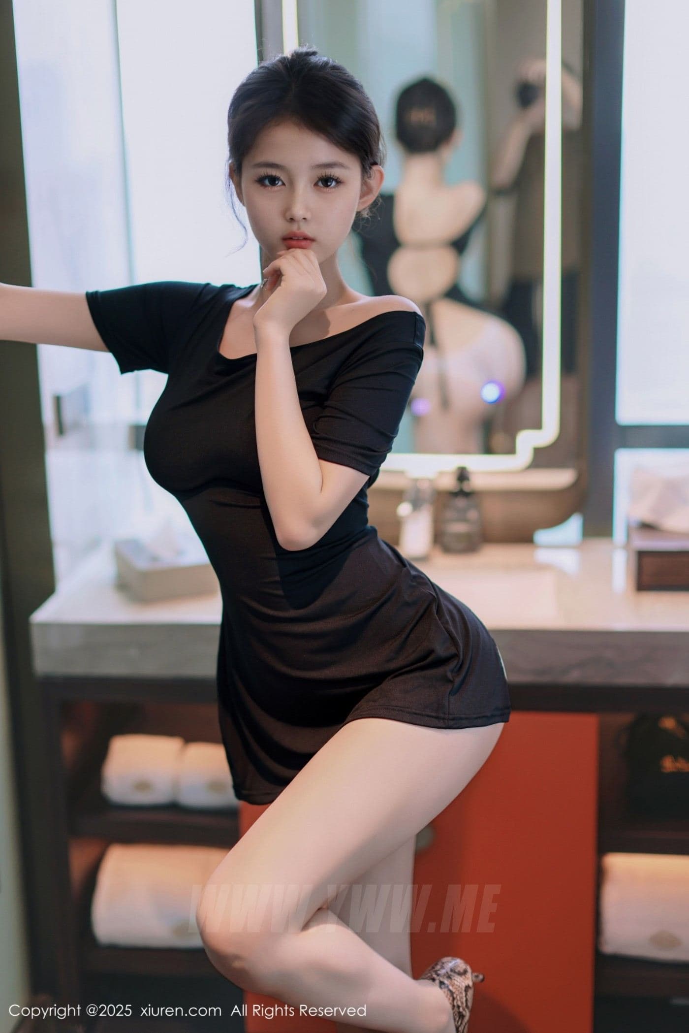 XiuRen秀人网 No.10426 小橘子orange 身姿摄人