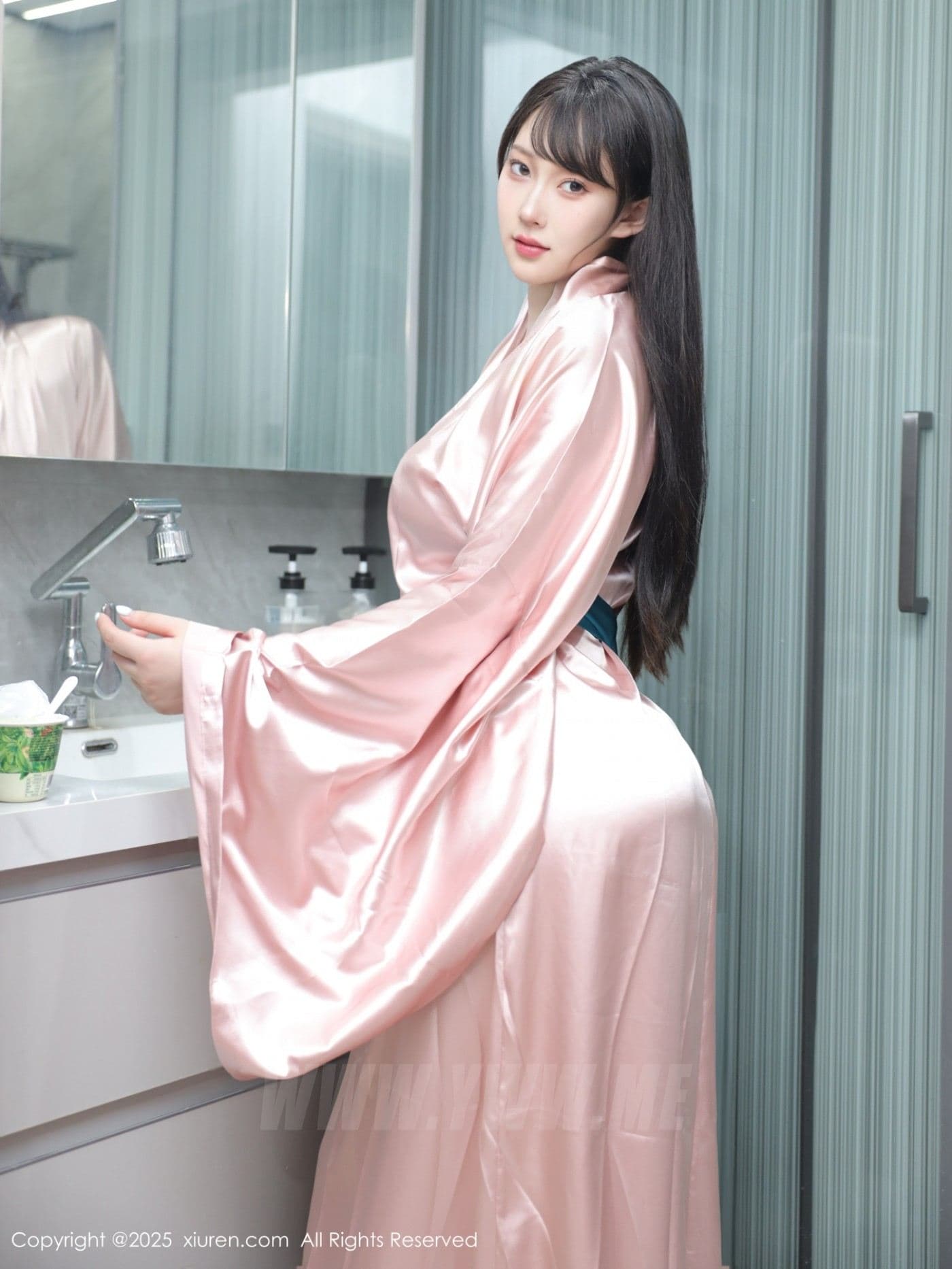XiuRen秀人网 No.10724 李沁恩lrene 红色比基尼