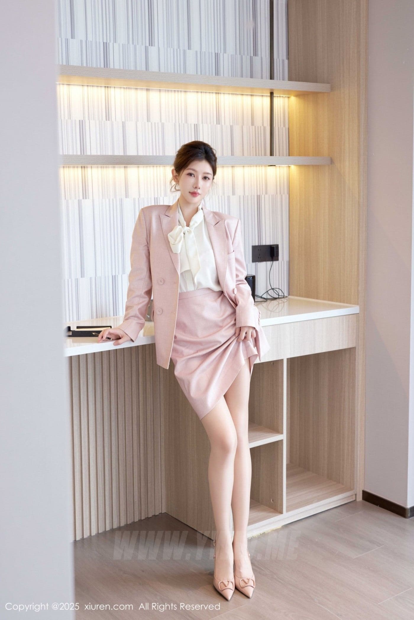 XiuRen秀人网 No.10728 尹甜甜 粉色制服
