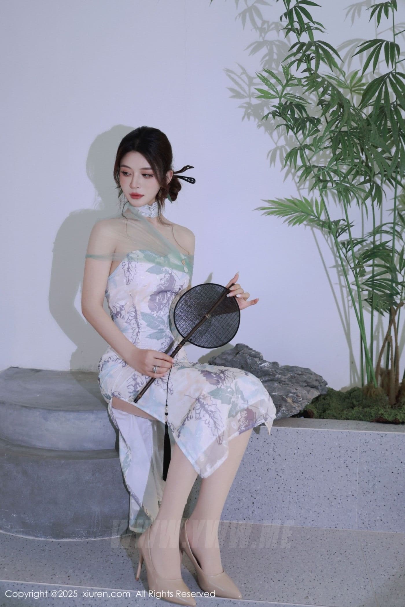 XiuRen秀人网 No.10694 阿依莎 浅色古风