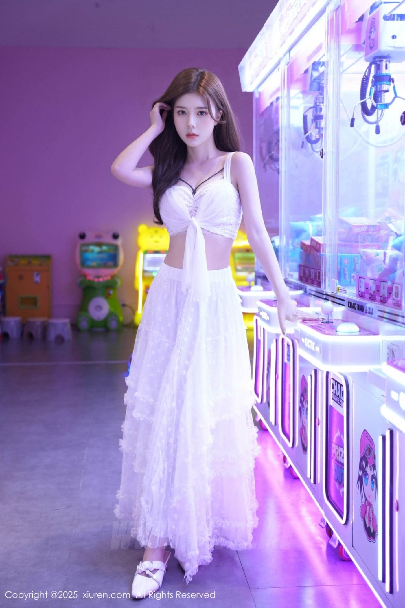 XiuRen秀人网 No.10791 拍黄瓜girl 白色连衣裙