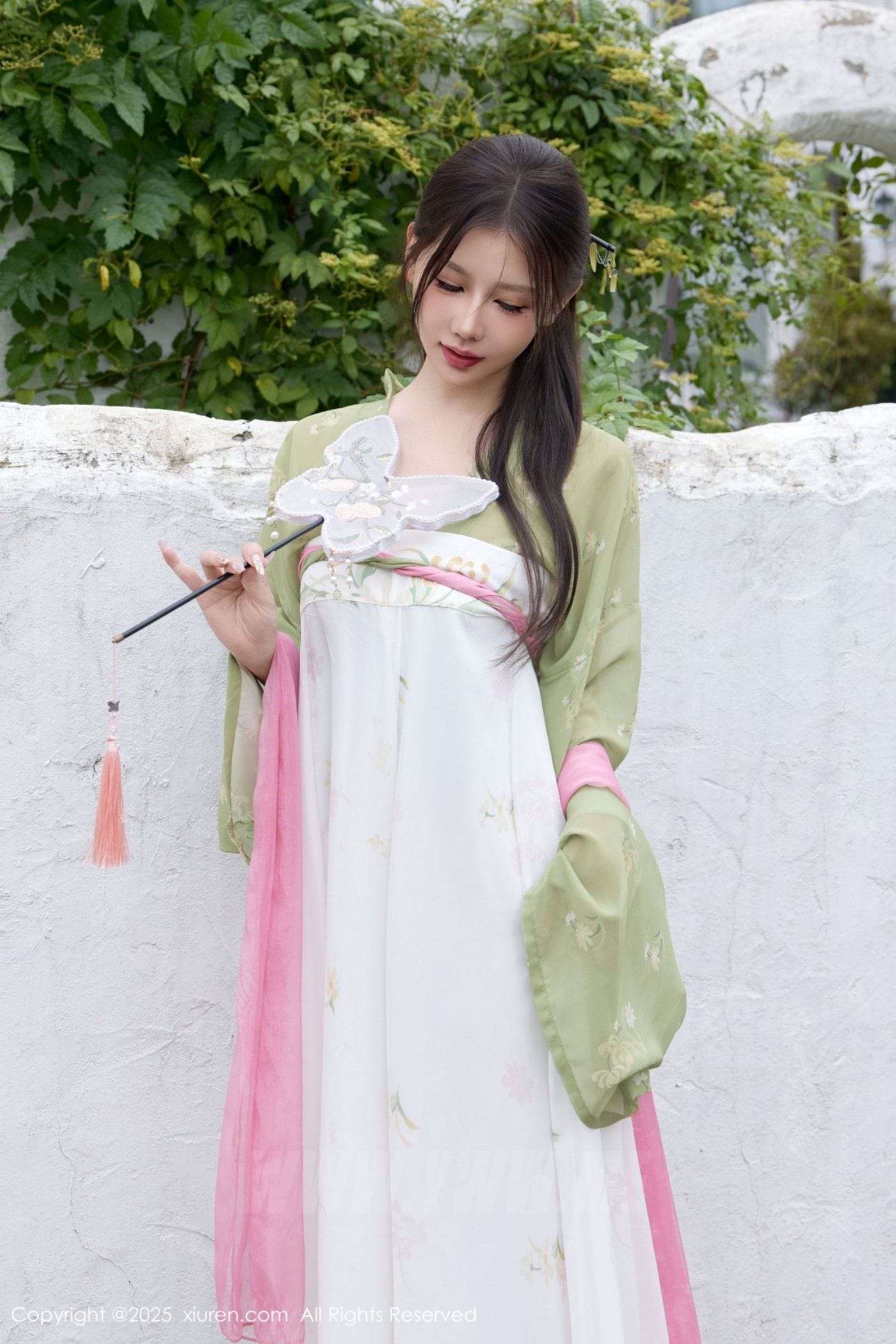 XiuRen秀人网 No.10834 尹甜甜sunny 性感汉服