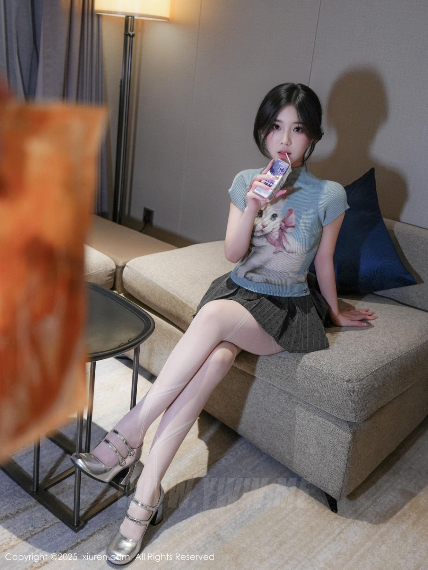 XiuRen秀人网 No.10830 汁汁 灰色短裙